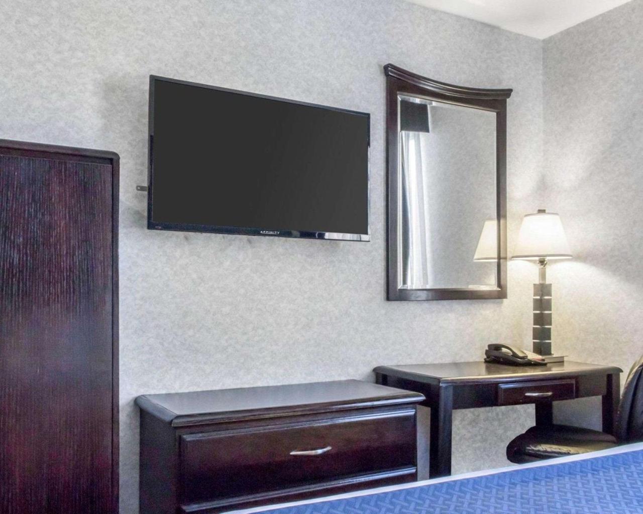 פלורל פארק Paramount Inn מראה חיצוני תמונה